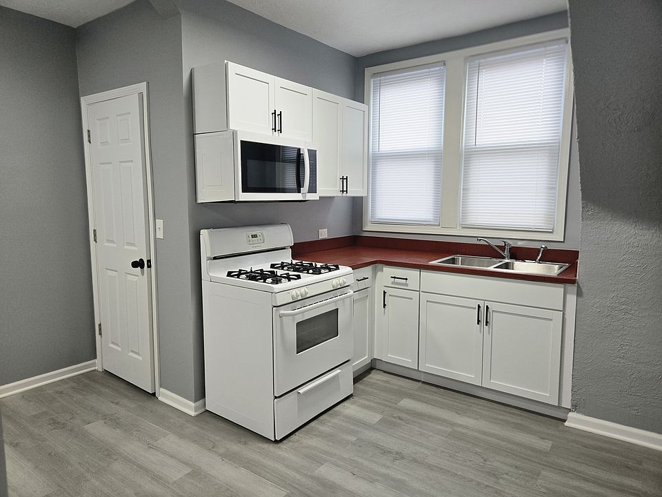 1st image of 1639 Victoria Ave #2