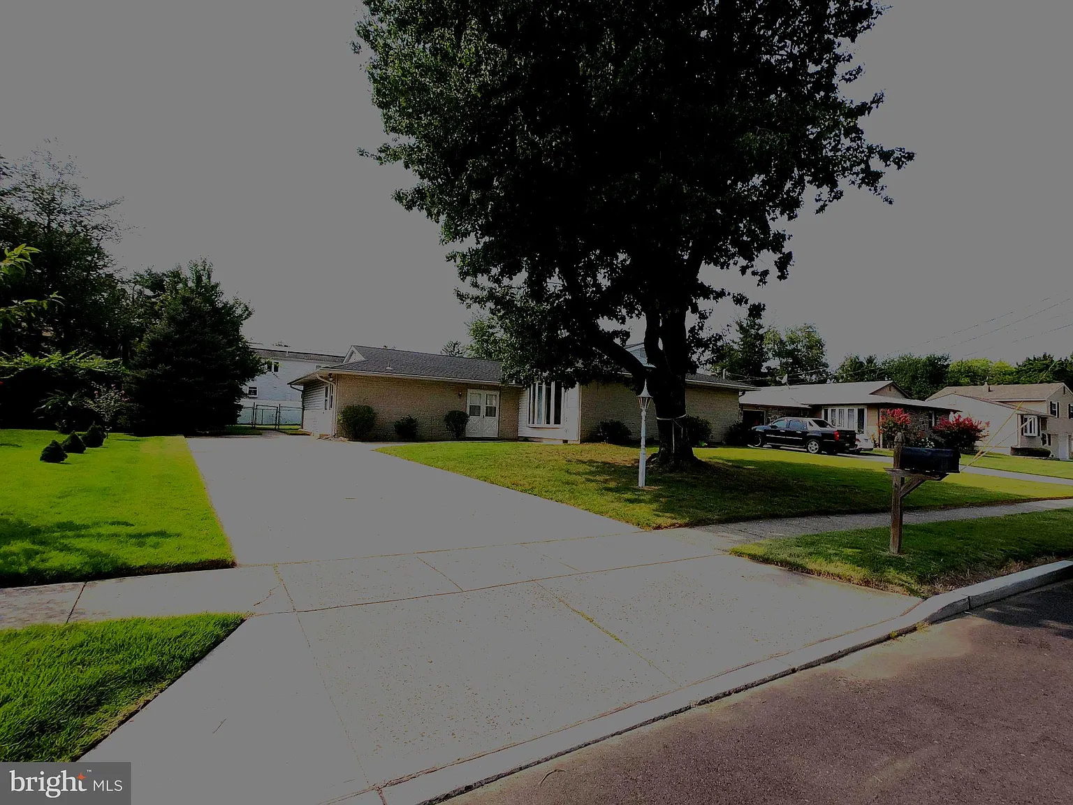 4 bed, 2.0 bath, 2172 sqft, $3,500 — Photo 2