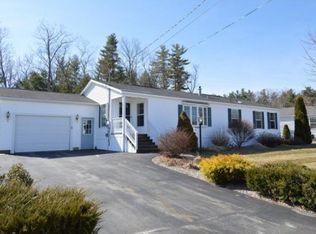 24 Stonegate Ln, Hampstead, NH 03841