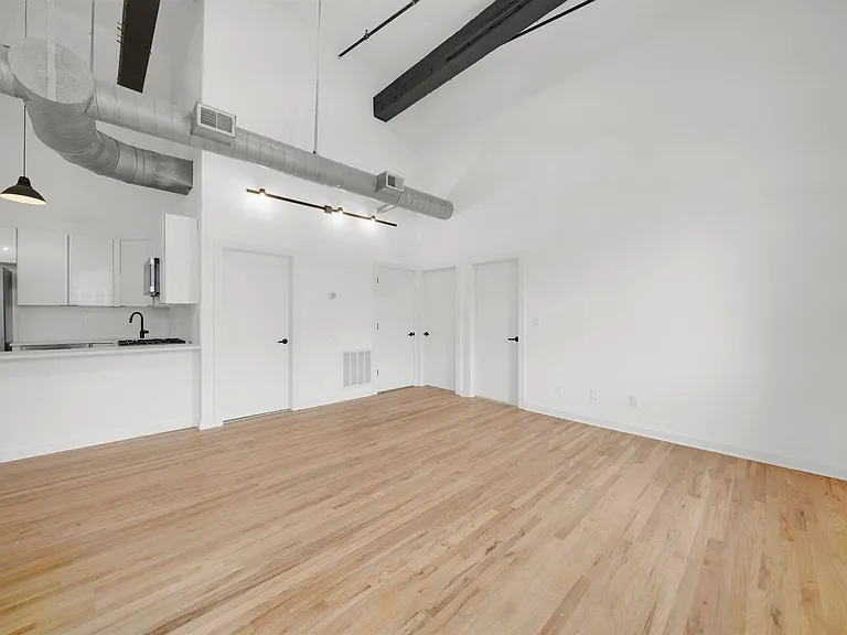 716 Madison St #301 — Photo 11