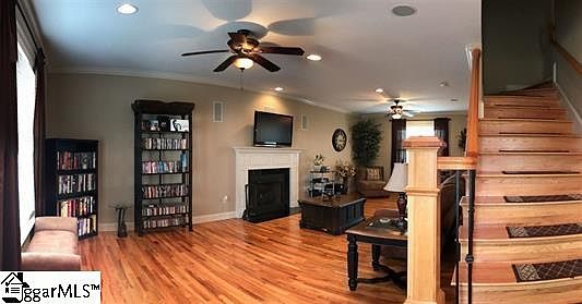 4th image of 210 Laramie Peak Ln