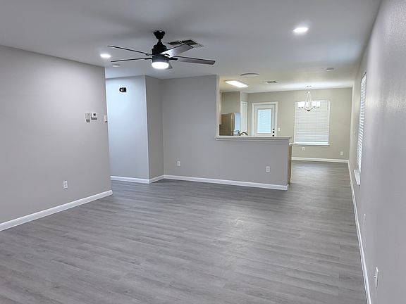 3rd image of 3109 Saskatchewan Dr