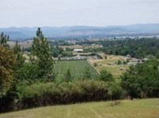 2122 Jasmine Ave, Medford, OR 97501