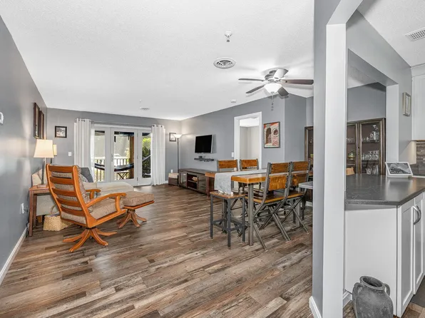 3 Bartemus Trail #106, Nashua, NH 03063