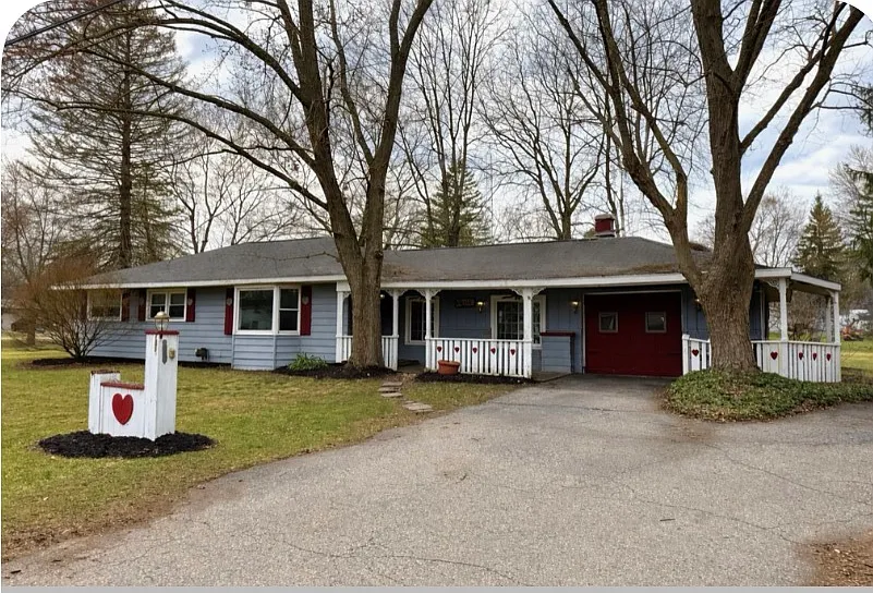 4 bed, 1924 sqft, $1,600 — Photo 1