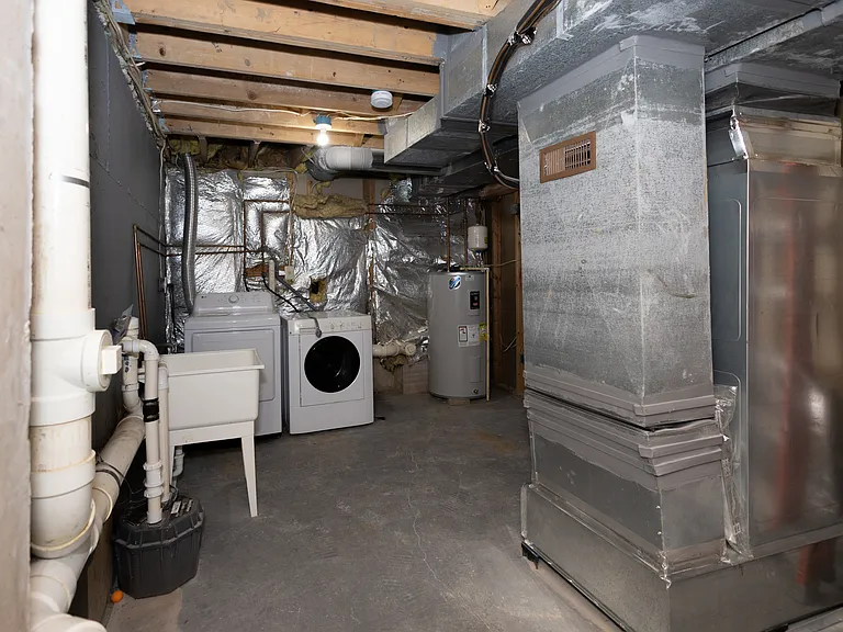 1521 Margaret Ct — Photo 38