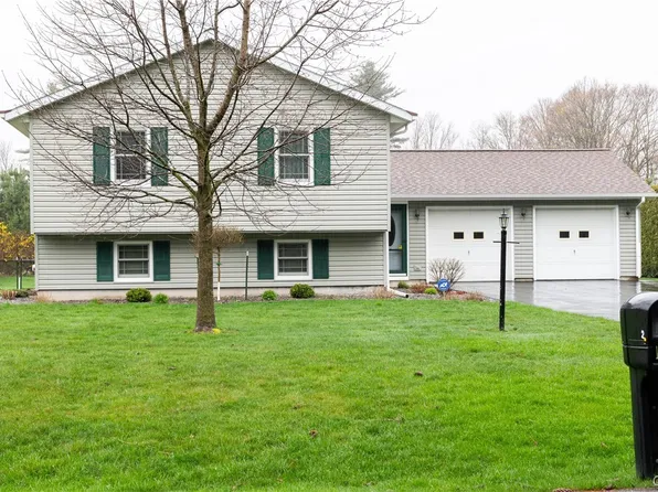 2 Family Cir, Lee Center, NY 13363