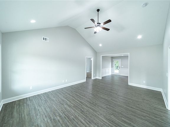 4th image of 21 Lee Road 2052