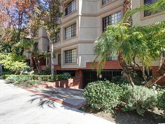 2nd image of 426 N Maryland Ave Unit 202
