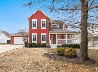 1883 N Winwood Dr, Fayetteville, AR 72703