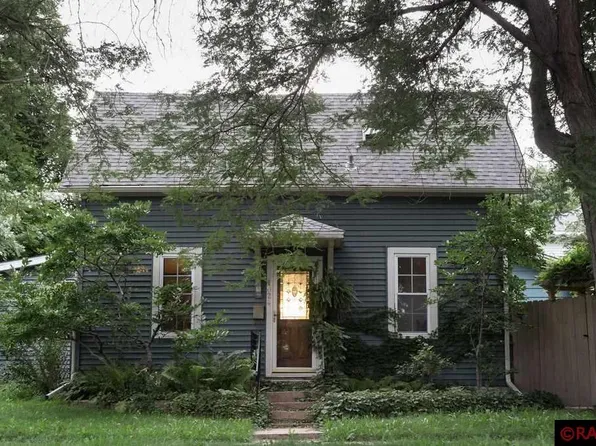 1024 S 5th St, Saint Peter, MN 56082