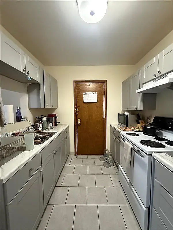 247 Pearl St — Photo 3