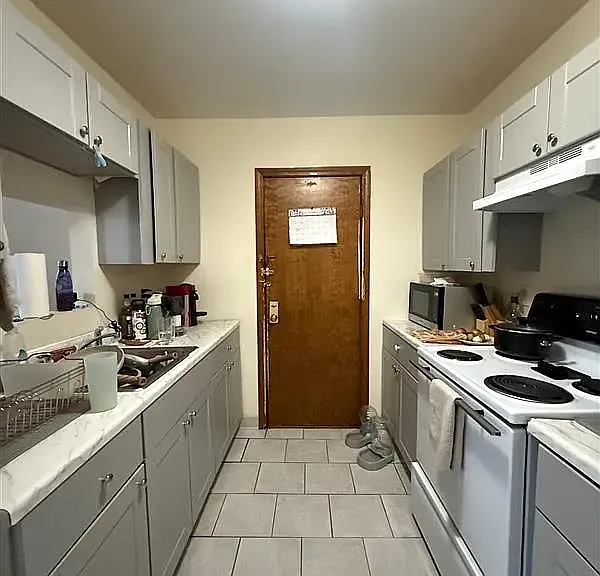 247 Pearl St — Photo 3