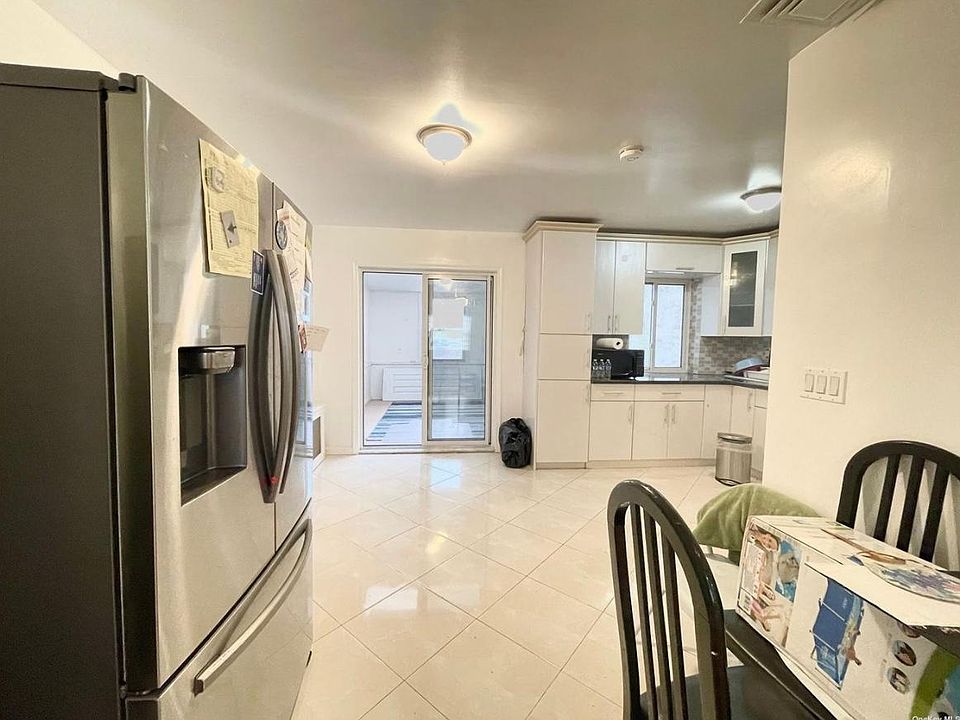 1st image of 2940 172nd St #1
