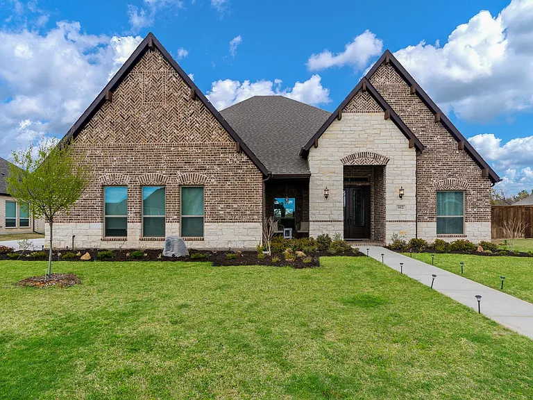612 Ambergate Dr — Photo 6