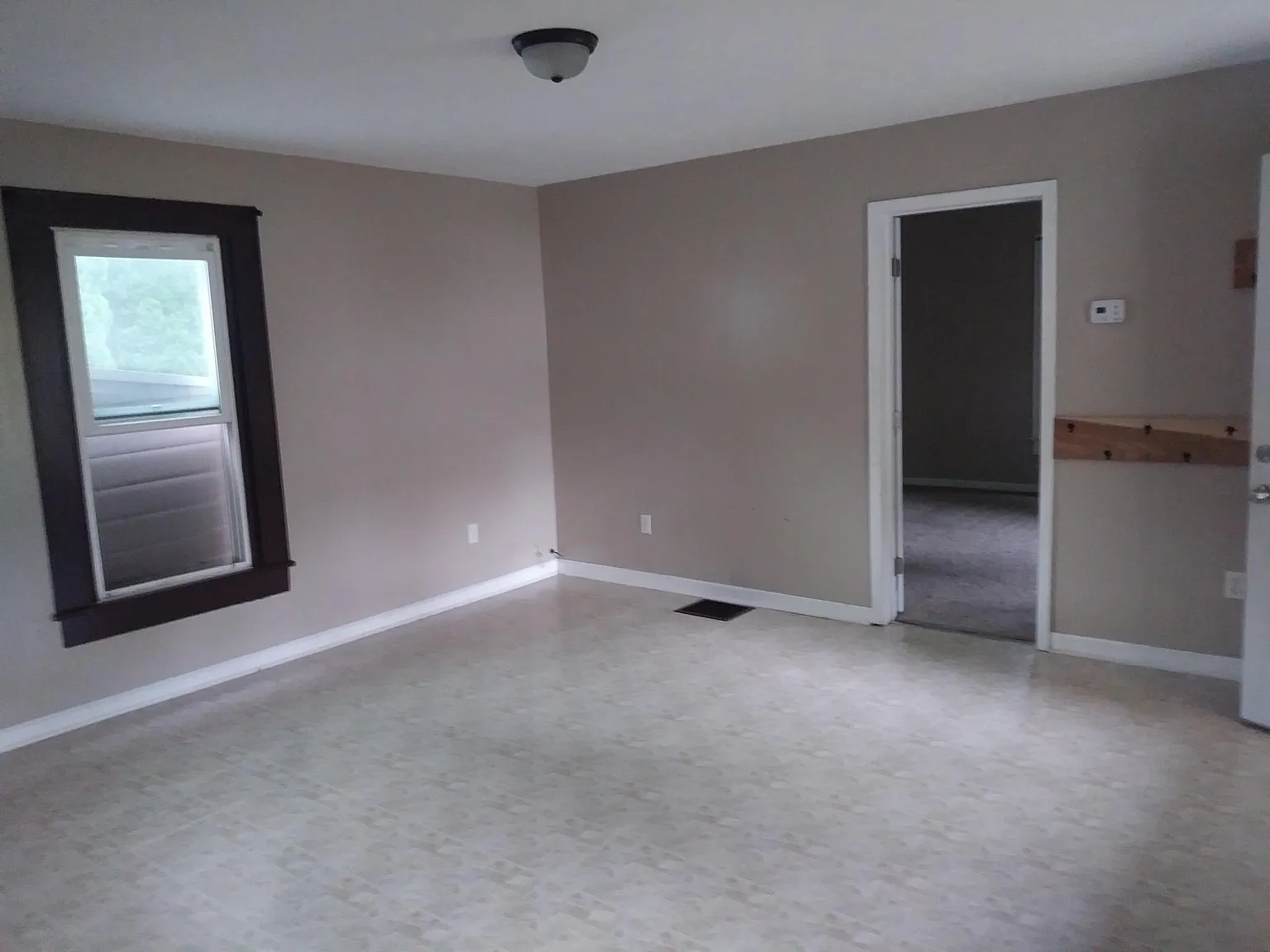 3 bed, 1200 sqft, $1,500 — Photo 4