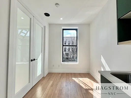 Rented by Hagstrom Management Inc | media 38