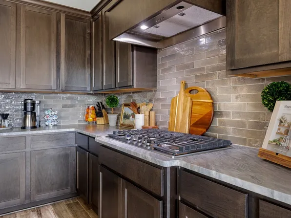 102 Willow Oak Dr, Krugerville, TX 76227
