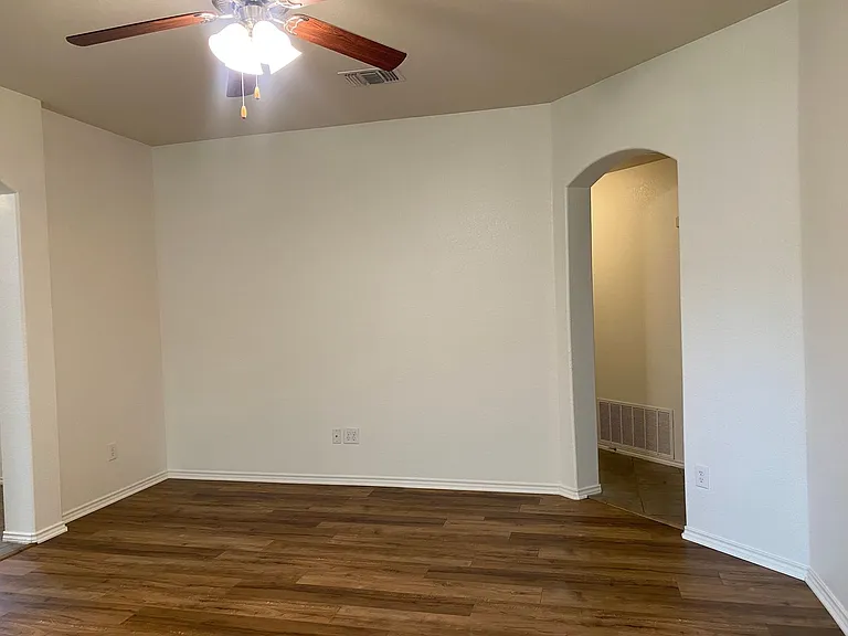 6011 Ambrose Cir — Photo 4