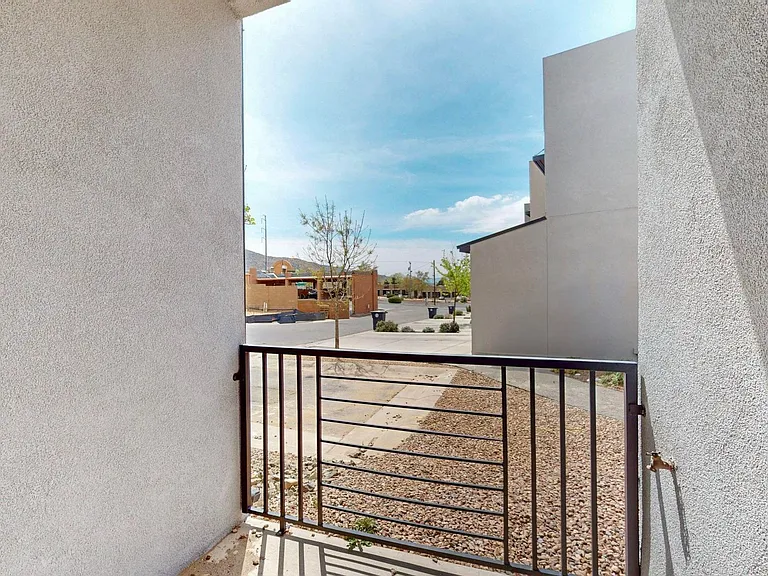 4547 Villa Loma Ln NE — Photo 36