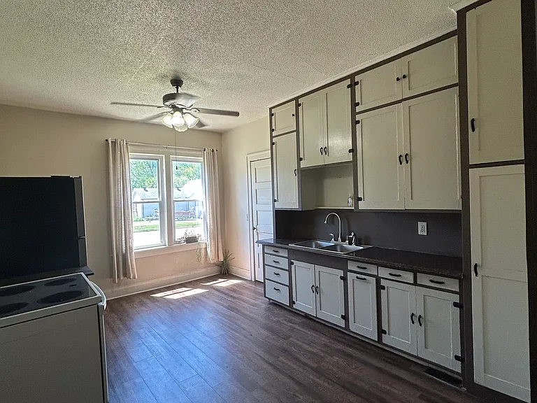 624 Beech St #1 — Photo 4