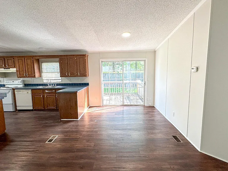 16487 Brittany Way — Photo 7