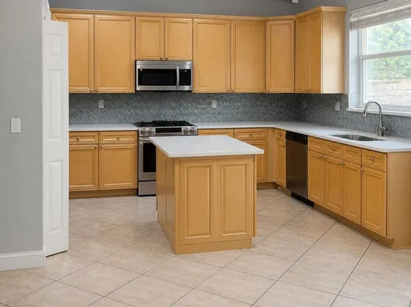 3945 Torres Cir, West Palm Beach, FL 33409