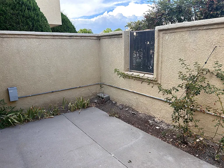 7921 Woodleaf Dr NE — Photo 11