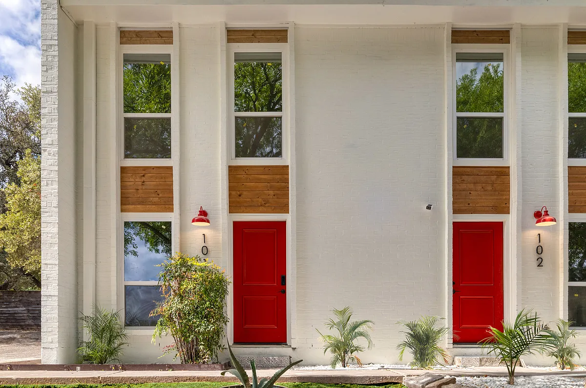 Building Photo - 3802 Southway Dr #104