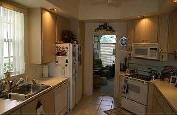 4th image of 8401 SE Palm Hammock Ln
