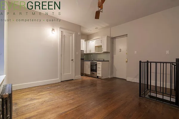 Rented by Evergreen Apartments BK | media 20