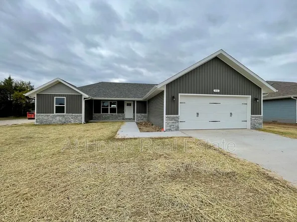 316 E Seminole St, Strafford, MO 65757