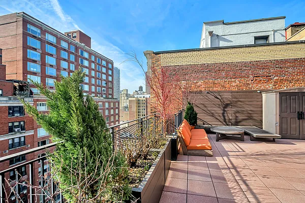 Sold by Corcoran | media 4