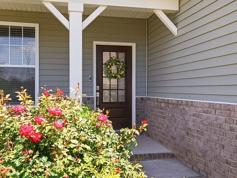 281 Casper Dr — Photo 3