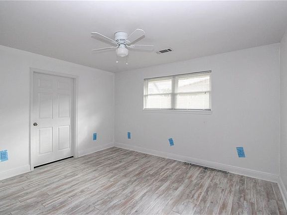 4th image of 6247-49 Bellaire Dr