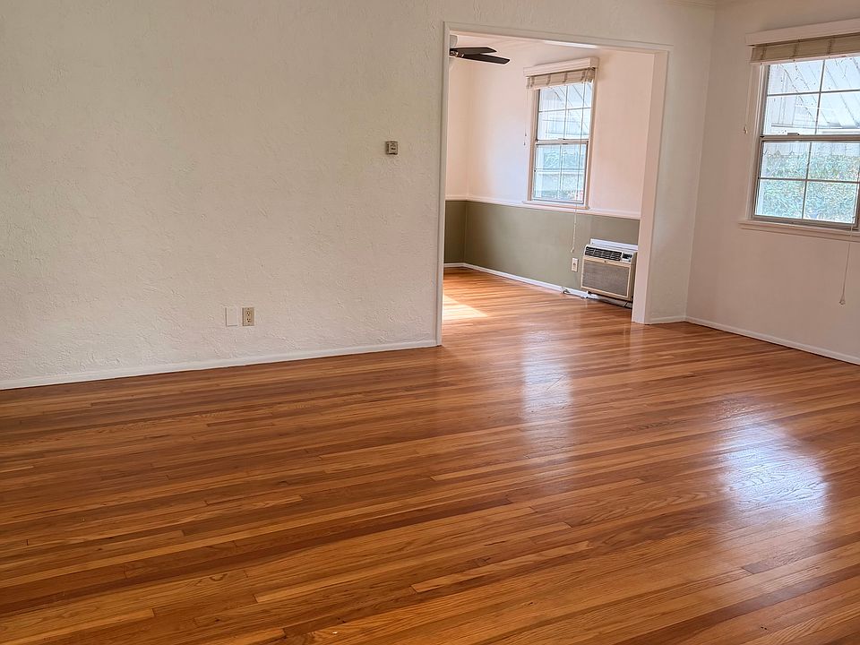 1st image of 4210 Cahuenga Blvd #2A