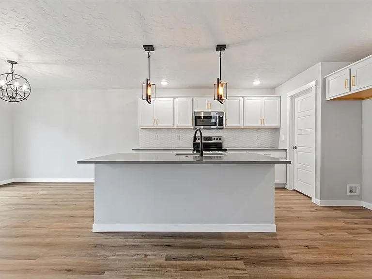 2741 E Jasmine St — Photo 12