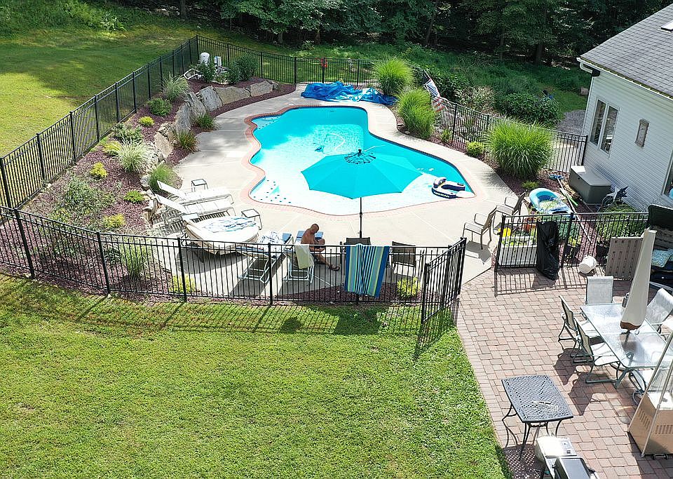 2nd image of 24 Alpine Dr