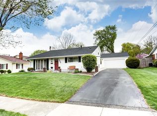 1884 Bordeaux Dr, Fairborn, OH 45324