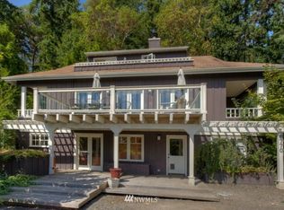 8770 NE Oddfellows Rd, Bainbridge Island, WA 98110