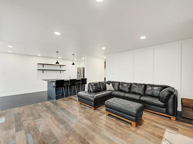 6023 Forest View Rd #1E — Photo 19