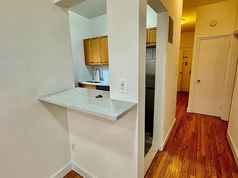 321 E 66th St #4D — Photo 4