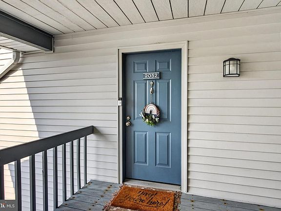 2nd image of 2052 Lucas Ln