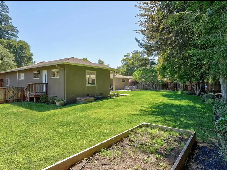 681 Cuesta Dr — Photo 2