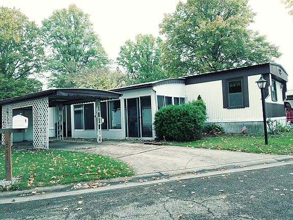 2nd image of 7 Aurora Dr