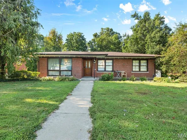 67 Cheshire Dr, Belleville, IL 62223
