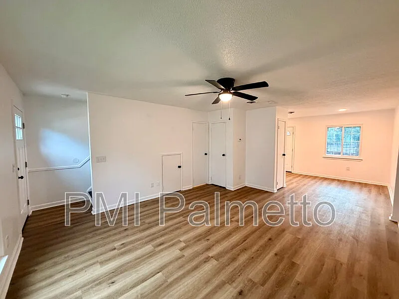 2 bed, 1.5 bath, 1200 sqft, $1,200 — Photo 4