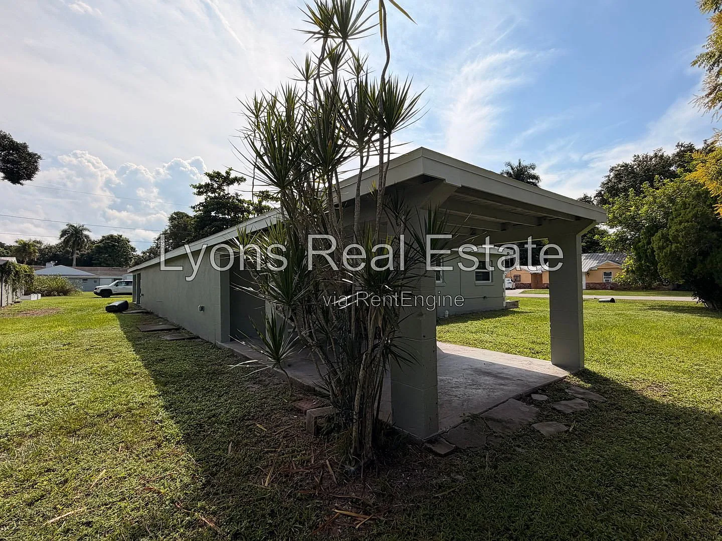 2 bed, 1.0 bath, 696 sqft, $1,500 — Photo 2