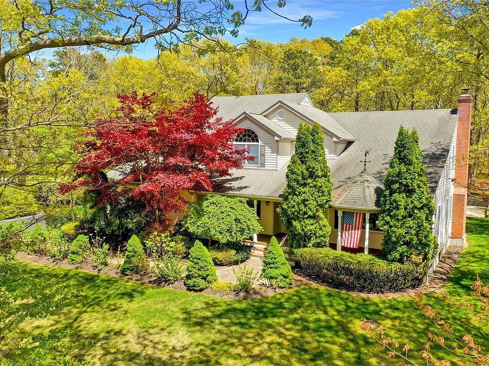 13 Frontier Trail, Manorville, NY 11949 | Zillow