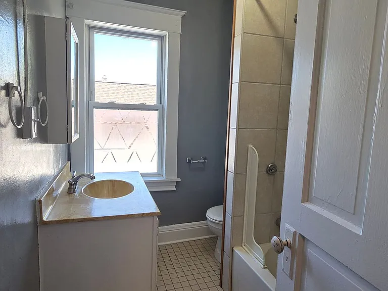 430 E Bremer St #2 — Photo 11